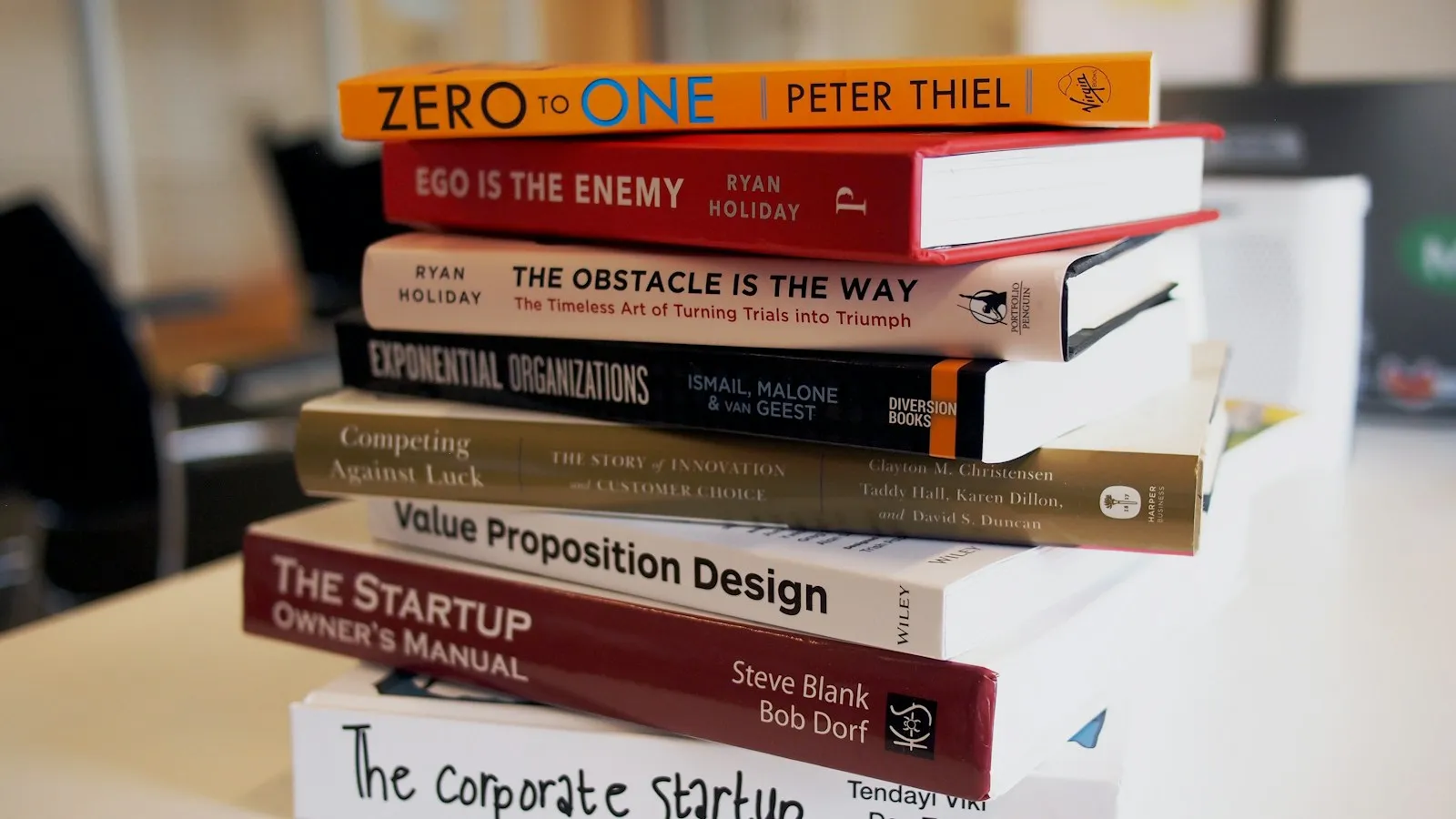 Piles de livres vues de tranche